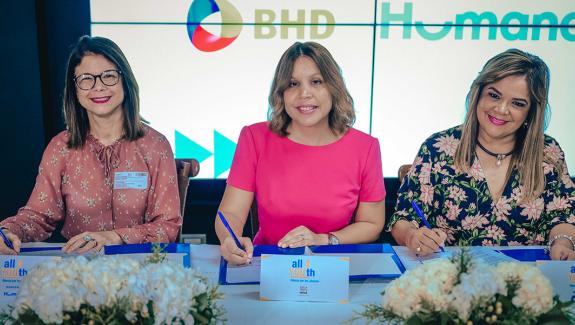 Empleados BHD y Grupo Humano