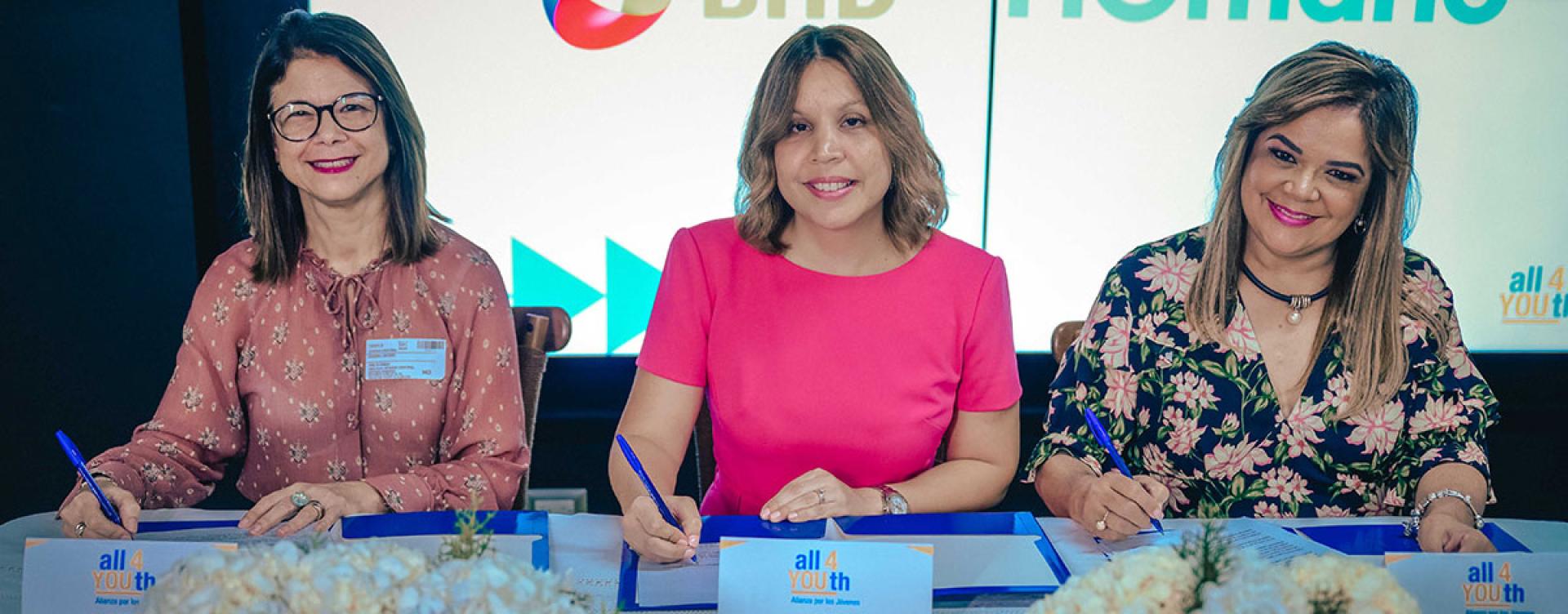 Empleados BHD y Grupo Humano